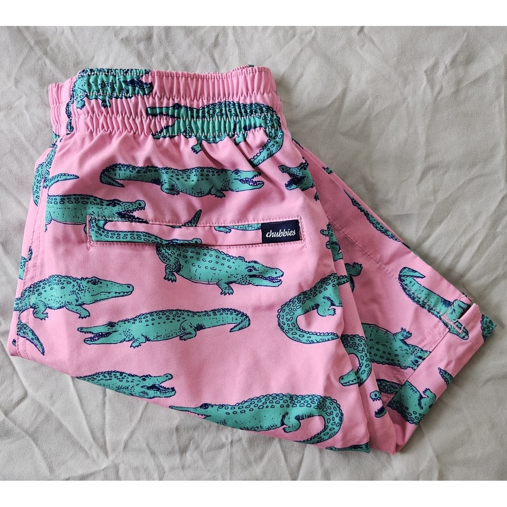 Chubbies Men's Pink Alligator Print Swim Shorts Size Small‎ Elastic Waist New 7"